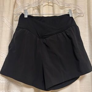 HALARA Women's Black Criss Cross Waist Shorts